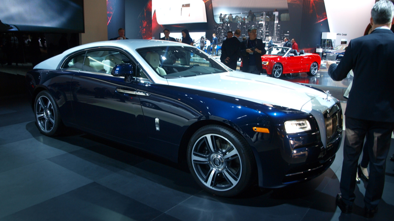 Illustration for article titled The Rolls-Royce Wraith Has a Slightly Less Erect Spirit of Ecstasy